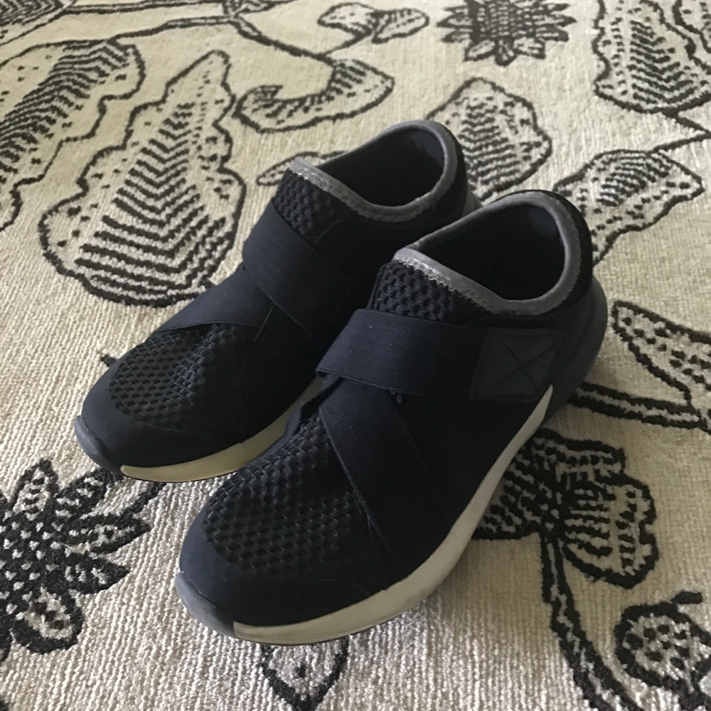 Zara  Black Velcro Sneakers